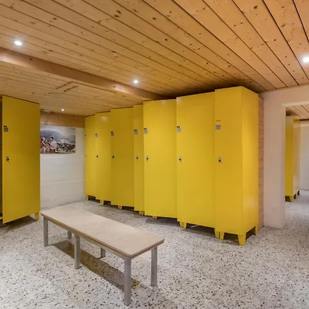 Alpine Club Aparthotel 4*