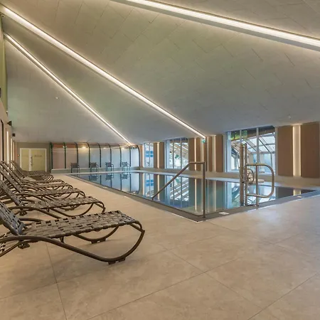 Alpine Club Aparthotel 4*