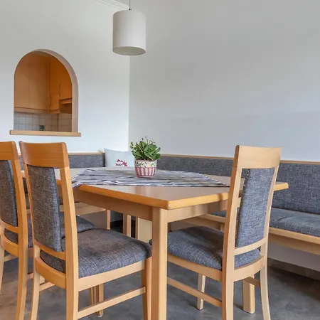 Alpine Club 아파트호텔 4*