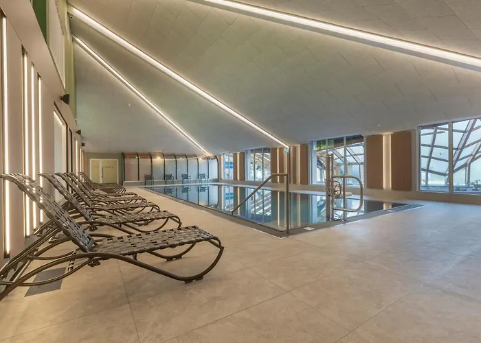 Alpine Club Aparthotel 4*